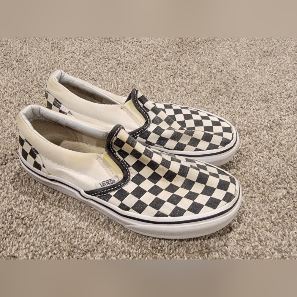 Kids checkered slip on vans